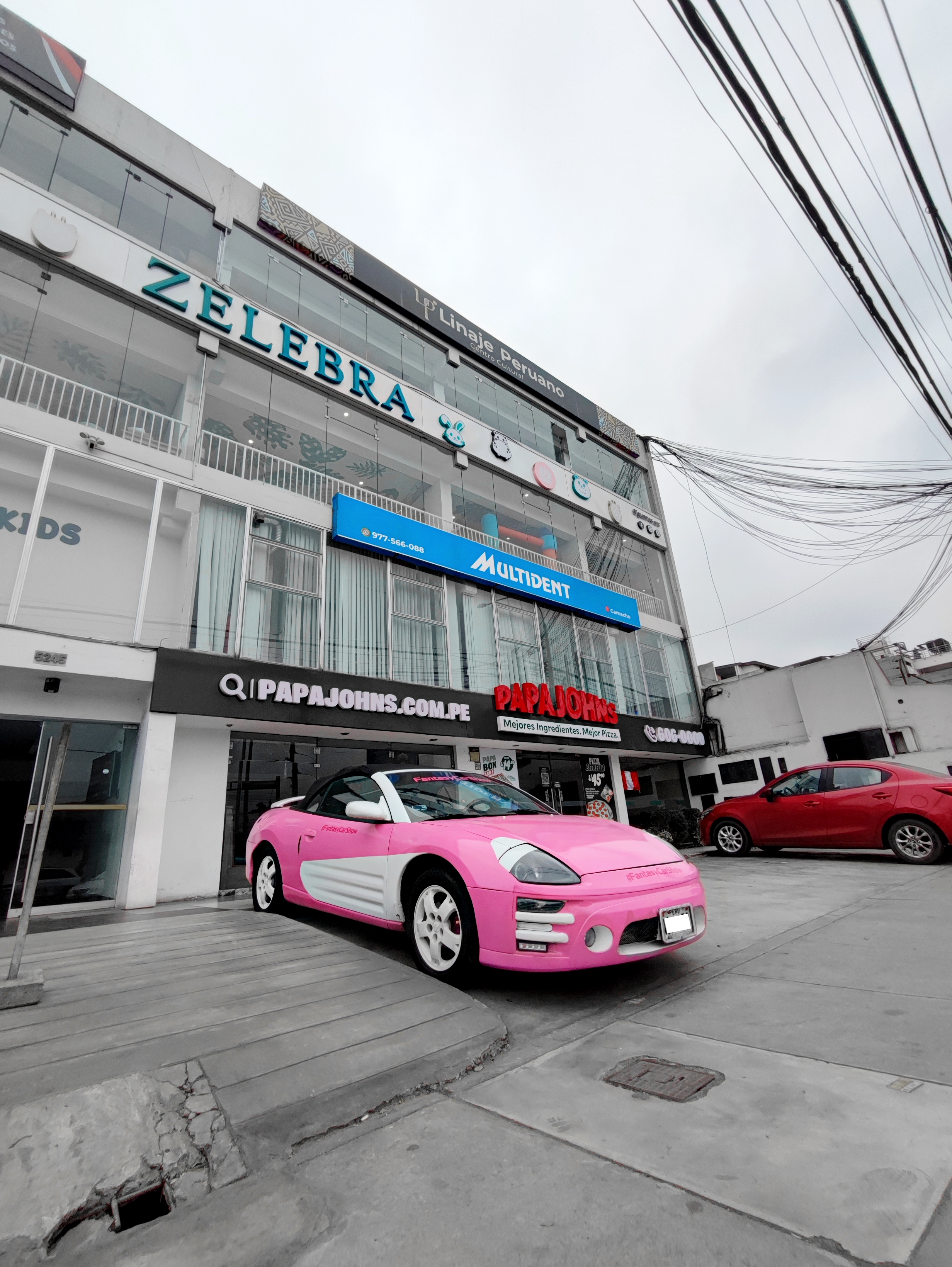 Alquiler de Auto Rosado Barbie para Eventos, Activaciones y Videoclips · imagen 17